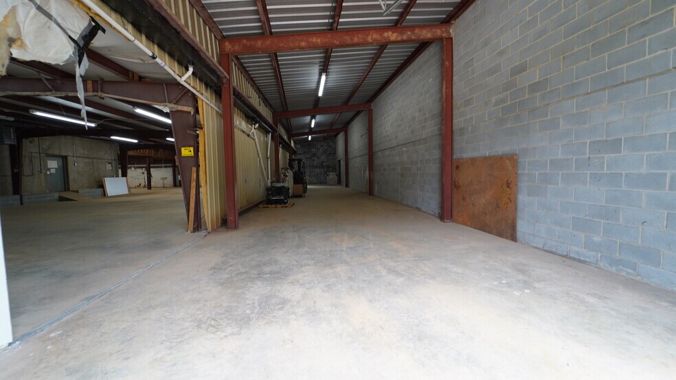 More Photos Of 662 Angus Ct, Rural Hall Light Distribution For Lease