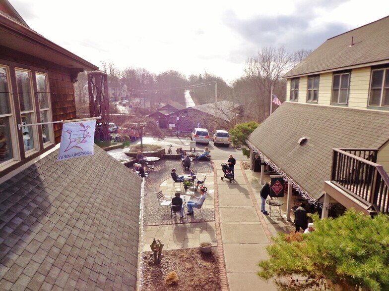 More Photos Of 11 Water St, New Paltz Freestanding For Sale