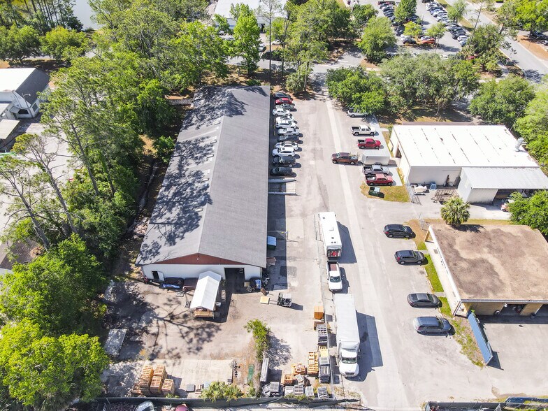 More Photos Of 2300 NW 71st Pl, Gainesville Warehouse For Lease