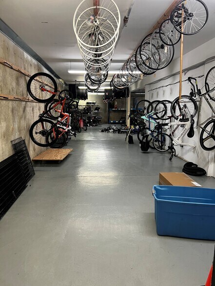 More Photos Of 34501-34517 Utica Rd, Fraser Freestanding For Lease