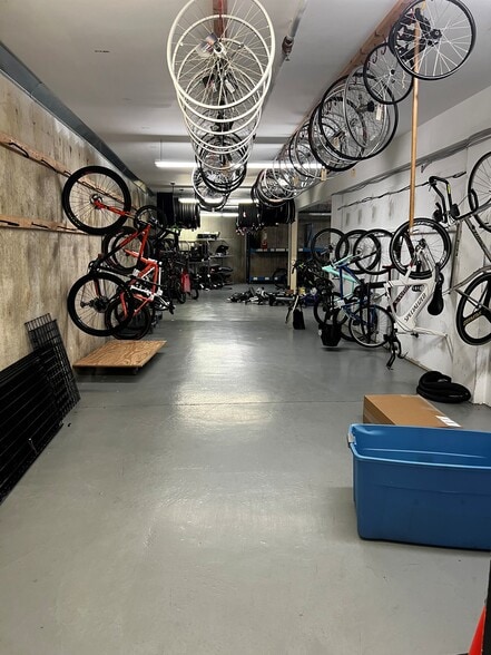 More Photos Of 34501-34517 Utica Rd, Fraser Freestanding For Lease