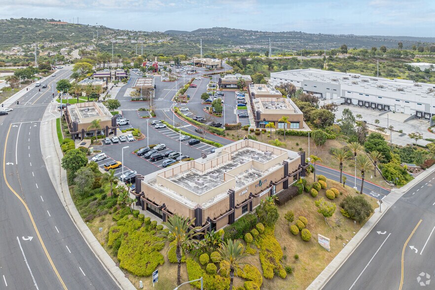 More Photos Of 3211-3295 Business Park Dr, Vista Unknown For Lease