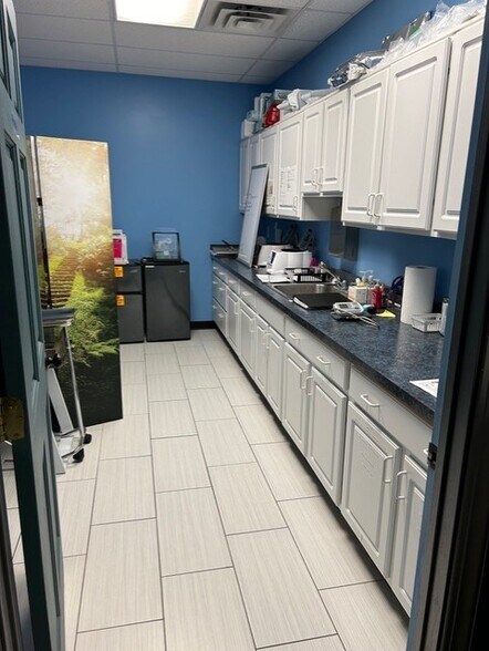 More Photos Of 5005 E Stop 11 Rd, Indianapolis Medical For Sale