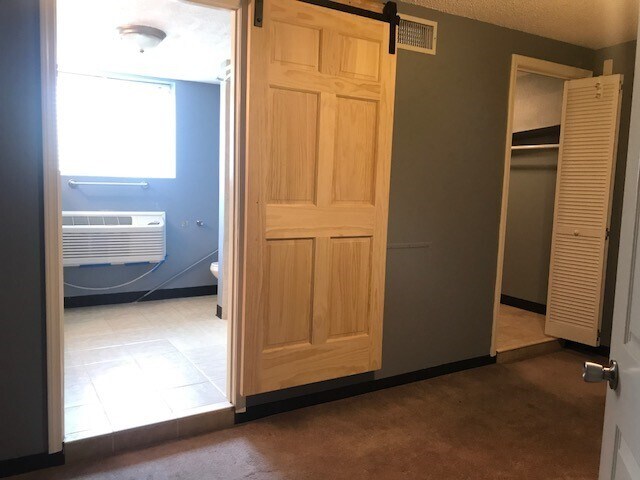 More Photos Of 7648 Broadview Dr, Houston Apartments For Sale