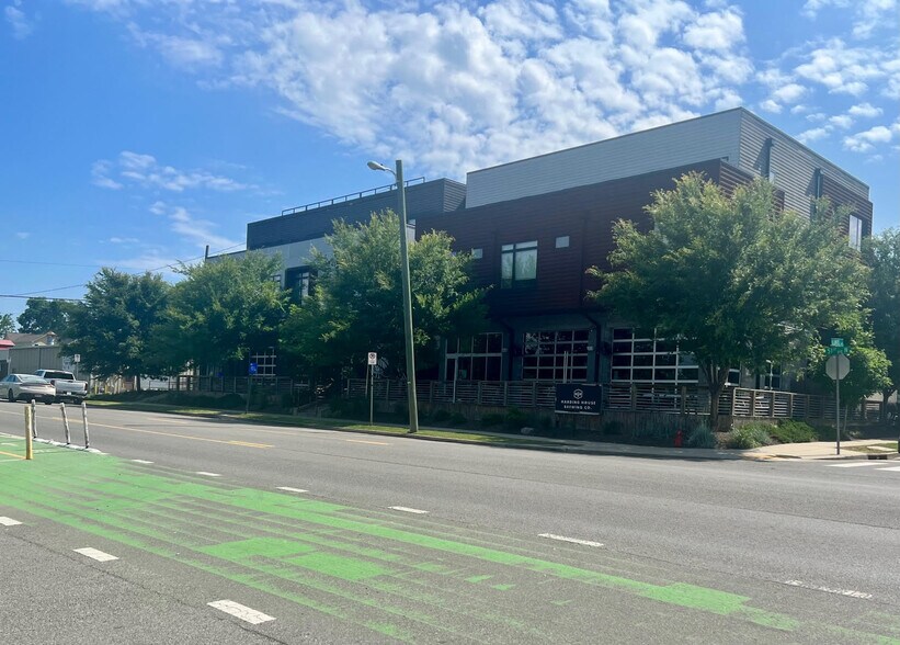 More Photos Of 910 51st Ave N, Nashville Auto Repair For Sale