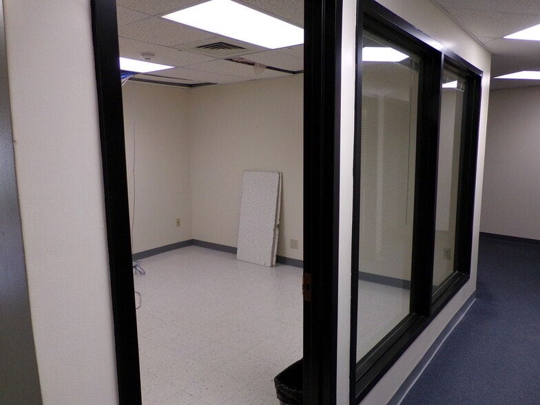 More Photos Of 401 Gilford Ave, Gilford Office For Lease