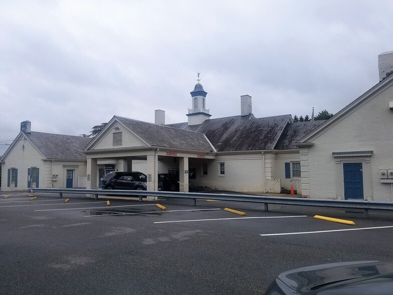 More Photos Of 1059 Bloomfield Ave, West Caldwell Bank For Lease