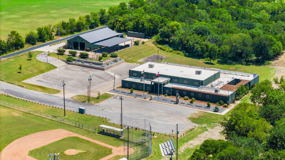 More Photos Of 1400 S Gribble St, Sherman Flex For Sale