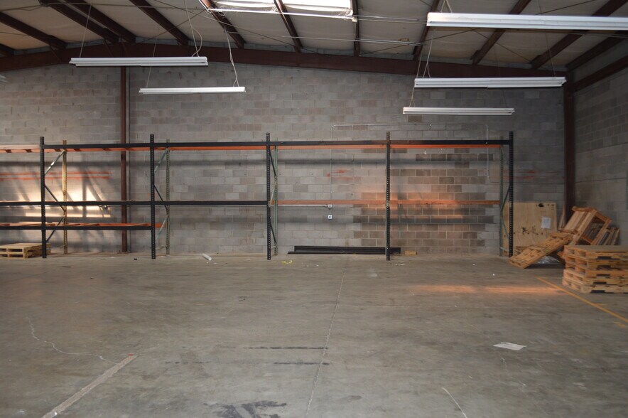 More Photos Of 2832 Logan St, Nashville Warehouse For Lease