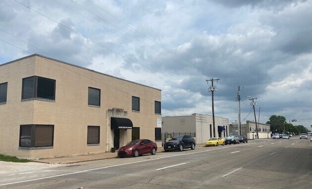 Primary Photo Of 312-324 S 4th St, Waco Office For Lease