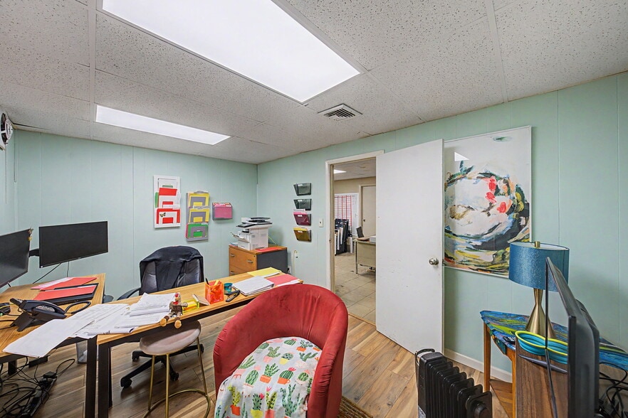 More Photos Of 23 Malcolm St, Morristown Industrial For Sale