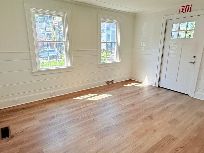 More Photos Of 155 Greenwood Ave, Bethel Unknown For Lease