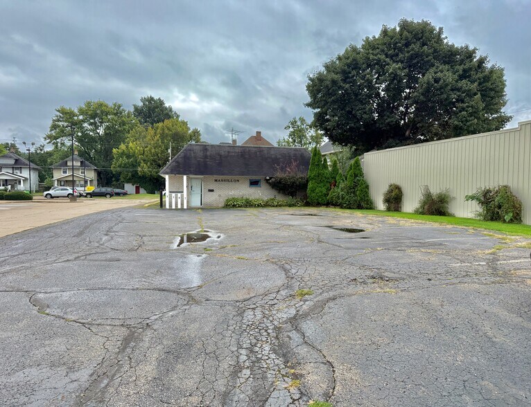 More Photos Of 1107 Lincoln Way E, Massillon Veterinarian Kennel For Sale