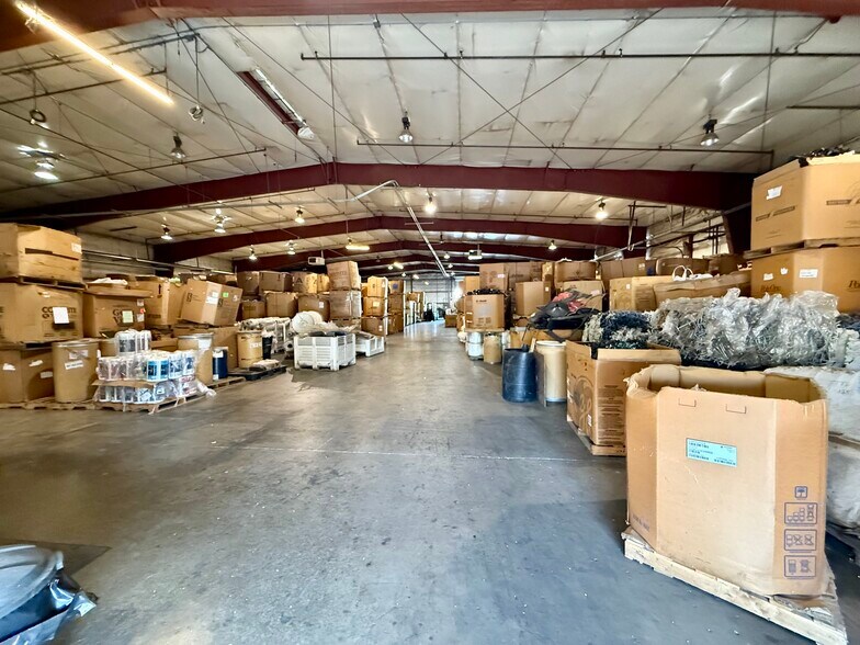 More Photos Of 5600 NE 122nd Ave, Portland Warehouse For Sale