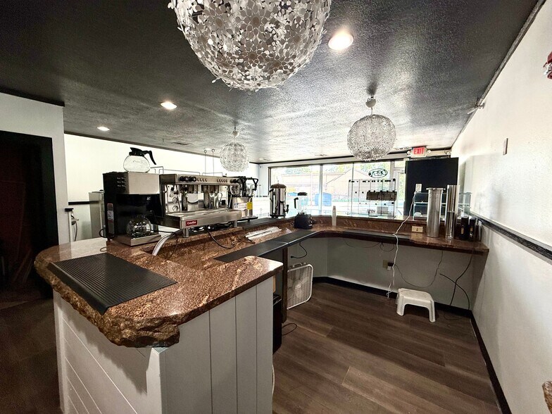 More Photos Of 105 S Water St, Nixa Restaurant For Sale