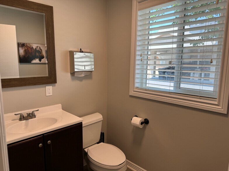 More Photos Of 31 E 1600 N, Spanish Fork Medical For Lease