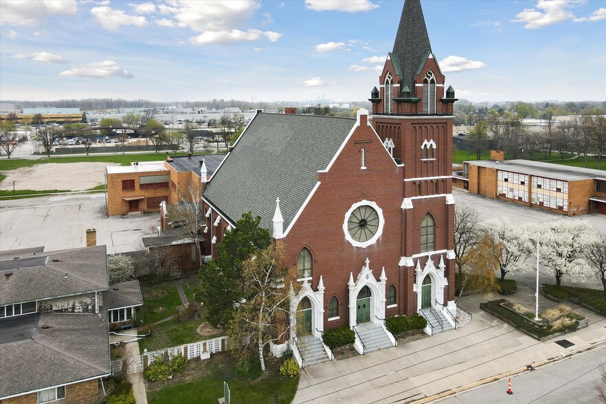 More Photos Of 1120 N Grant St, Bay City Religious Facility For Sale