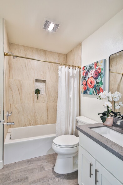 More Photos Of 6836 Whitman Ave, Van Nuys Multifamily For Sale