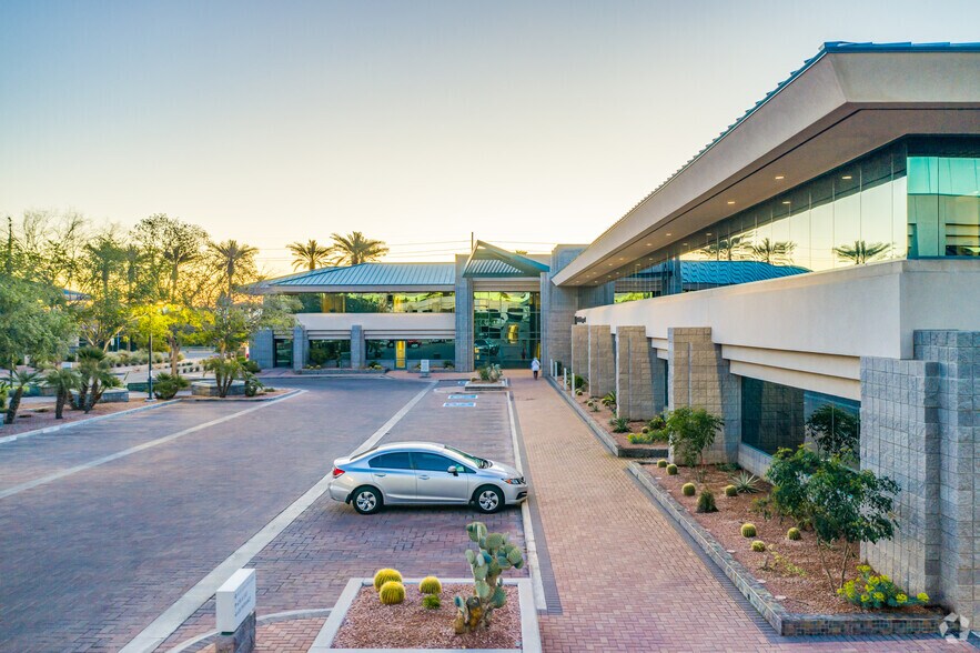 More Photos Of 6710 N Scottsdale Rd, Scottsdale Unknown For Lease