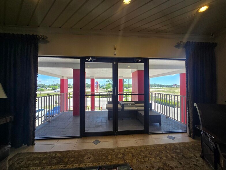 More Photos Of 4091 Colonial Blvd, Fort Myers Office Residential For Sale