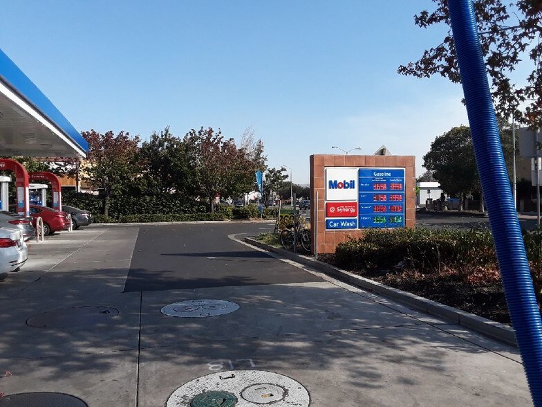 More Photos Of 391 W A St, Hayward Service Station For Lease