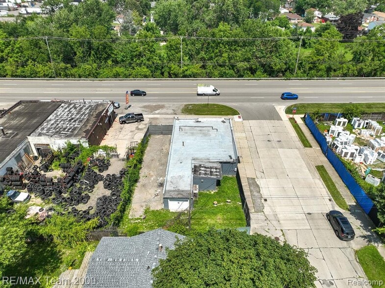 More Photos Of 26105 Van Born Rd, Taylor Auto Repair For Sale
