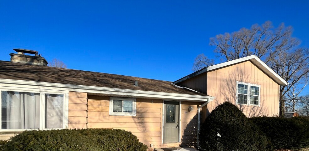 More Photos Of 260 Calumet St, Oswego Office For Sale