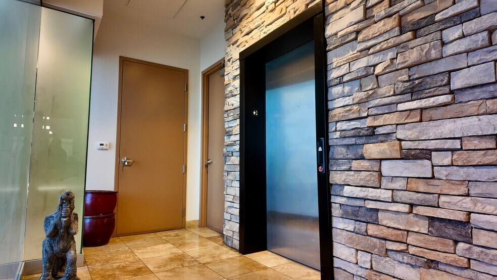 More Photos Of 5230 W Patrick Ln, Las Vegas Office For Sale