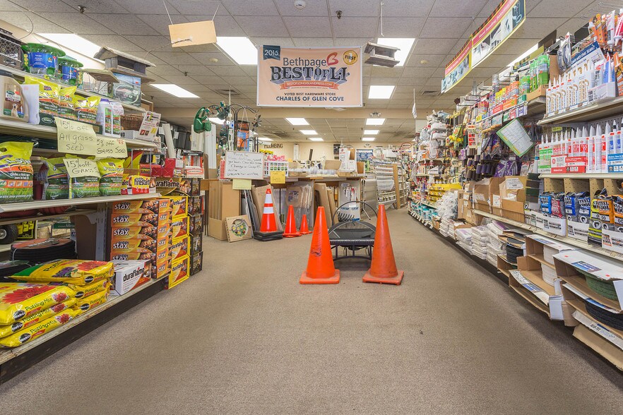 More Photos Of 17-21 Glen St, Glen Cove Storefront Retail Office For Lease