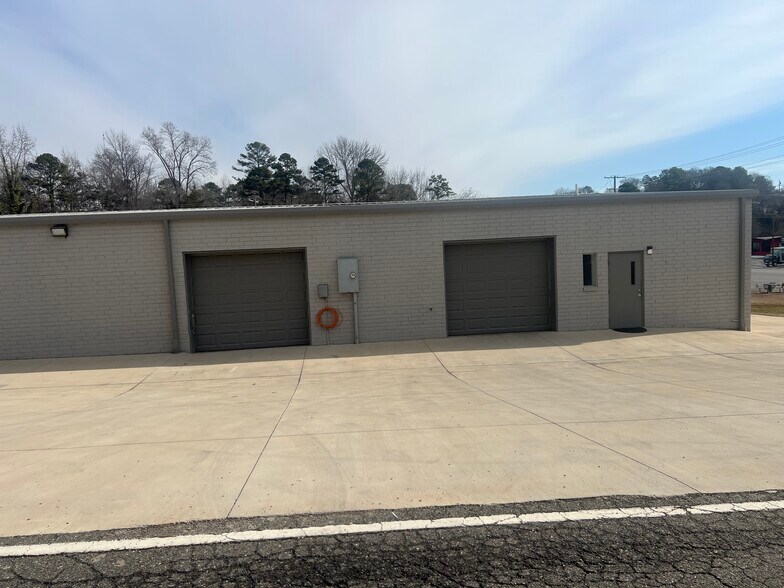 More Photos Of 5939 Wilkinson Blvd, Belmont Manufacturing For Lease