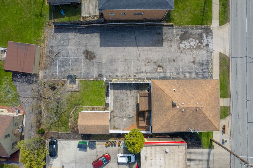 More Photos Of 5203 Turney Rd, Garfield Heights Bar For Sale