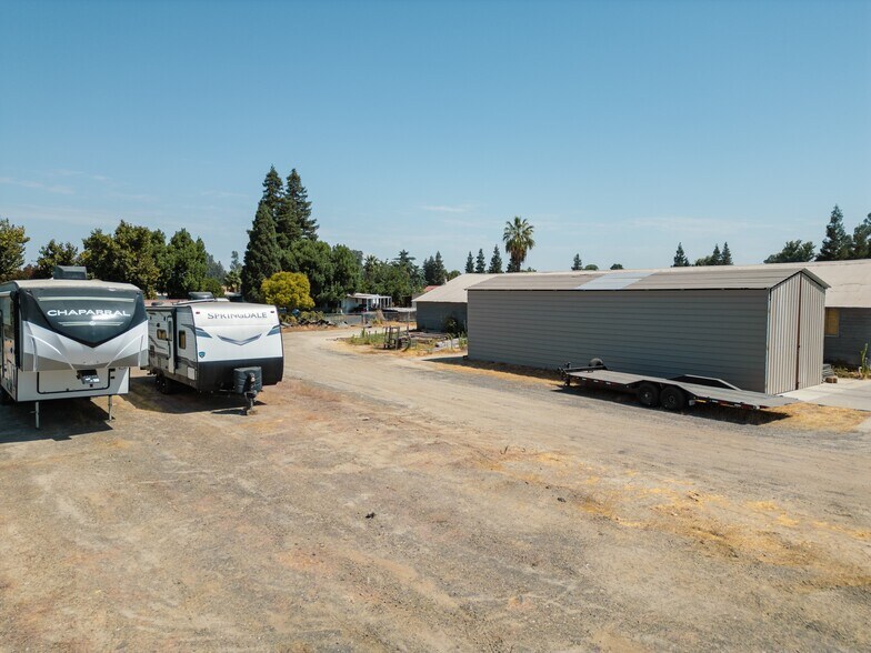 More Photos Of 901 E Broadway Ave, Atwater Specialty For Sale