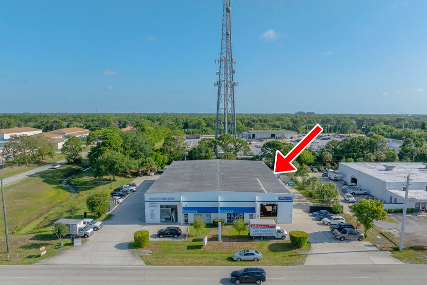 More Photos Of 1593 SE Village Green Dr, Port Saint Lucie Warehouse For Lease