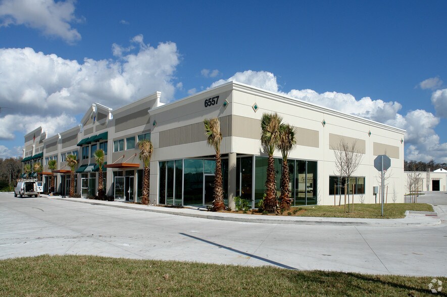 More Photos Of 6557 Hazeltine National Dr, Orlando Distribution For Lease