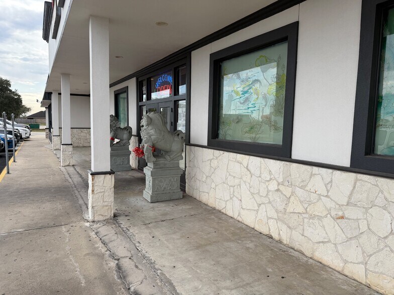More Photos Of 4303 N Navarro St, Victoria Freestanding For Lease