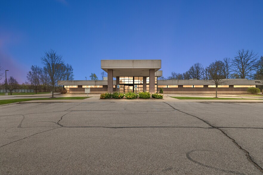 Primary Photo Of 1794 N Lapeer Rd, Lapeer Medical For Lease