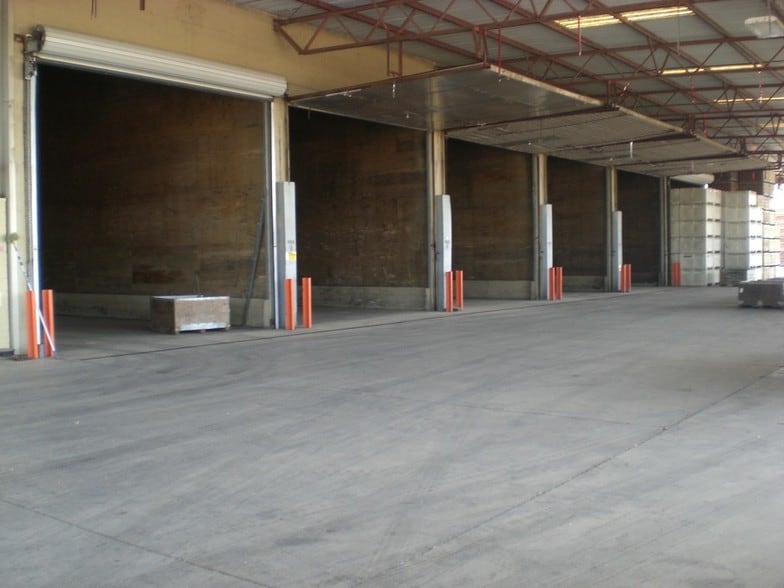 More Photos Of 700 Center St, Orange Cove Manufacturing For Sale