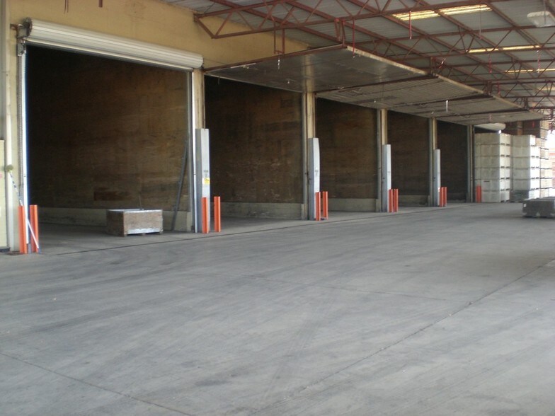 More Photos Of 700 Center St, Orange Cove Manufacturing For Lease