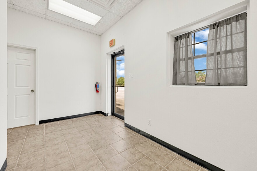 More Photos Of 5912 E FM-517, Dickinson Warehouse For Lease