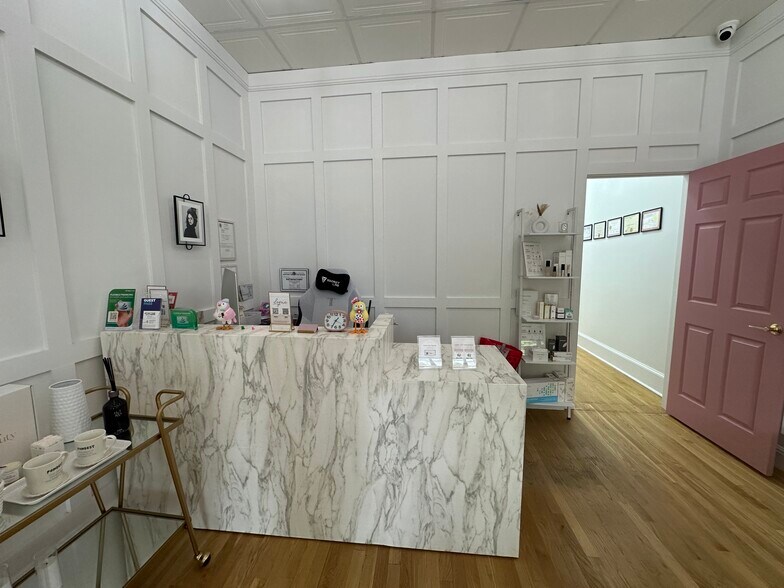 More Photos Of 22 S Fullerton Ave, Montclair Storefront For Lease