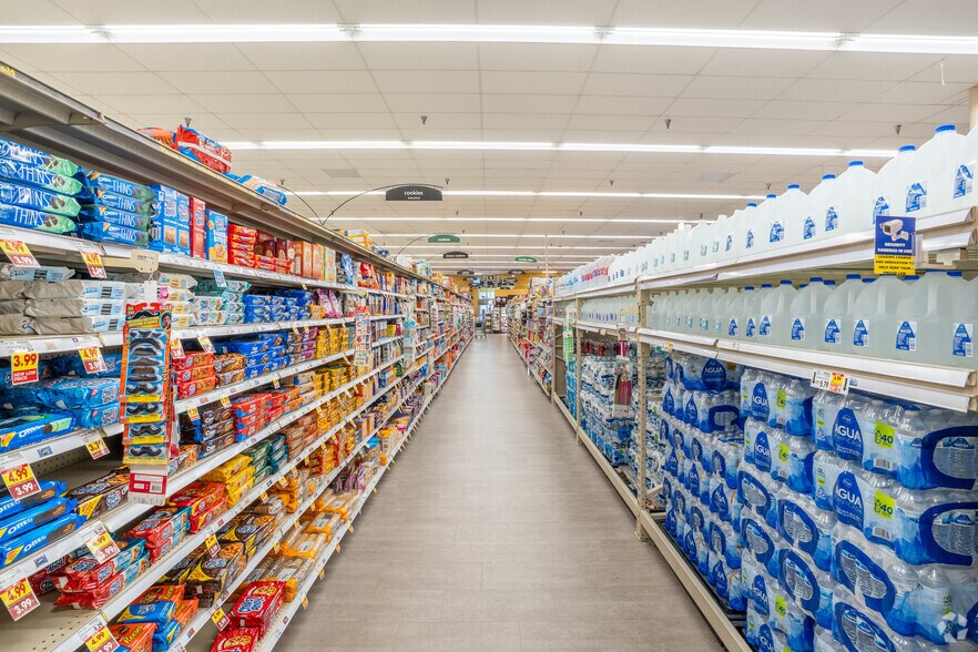 More Photos Of 3400-3410 Gulf Freeway, Dickinson Unknown For Lease