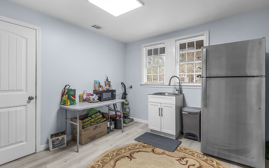 More Photos Of 123 Beasley Rd, Savannah Industrial For Sale