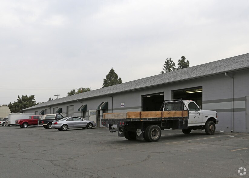 More Photos Of 601 E 44th St, Garden City Warehouse For Lease