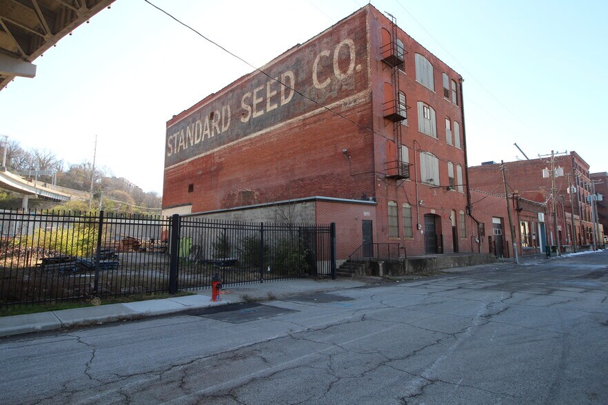 More Photos Of 931 W 8th St, Kansas City Manufacturing For Sale