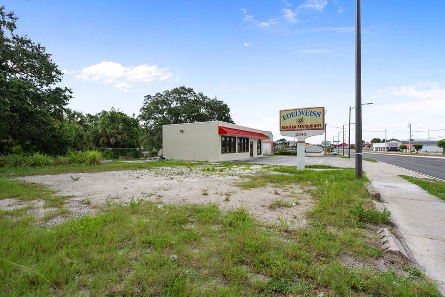 More Photos Of 2543 S Harbor City Blvd, Melbourne General Retail For Lease