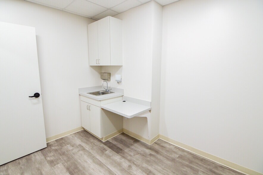 More Photos Of 14615 San Pedro Ave, San Antonio Medical For Lease
