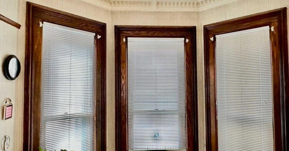 More Photos Of 40 E Genesee St, Auburn Storefront Retail Residential For Lease