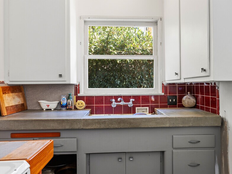 More Photos Of 1817 W Burbank Blvd, Burbank Daycare Center For Sale