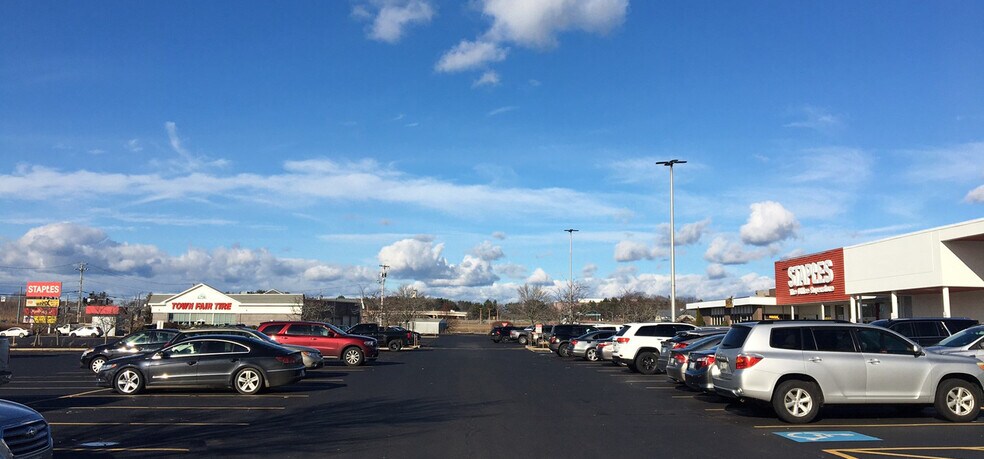 More Photos Of 405-443 Western Ave, South Portland Unknown For Lease