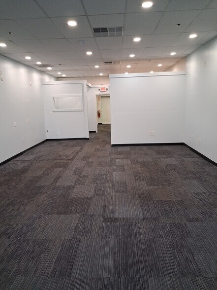 More Photos Of 111 Lafayette Rd, Salisbury Storefront For Lease